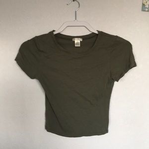 Cropped green T-shirt, new condition, fits an XS